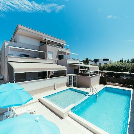 Apartments Prestige Petrcane Esterno foto