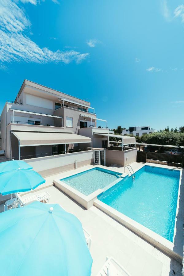 Apartments Prestige Petrcane Esterno foto