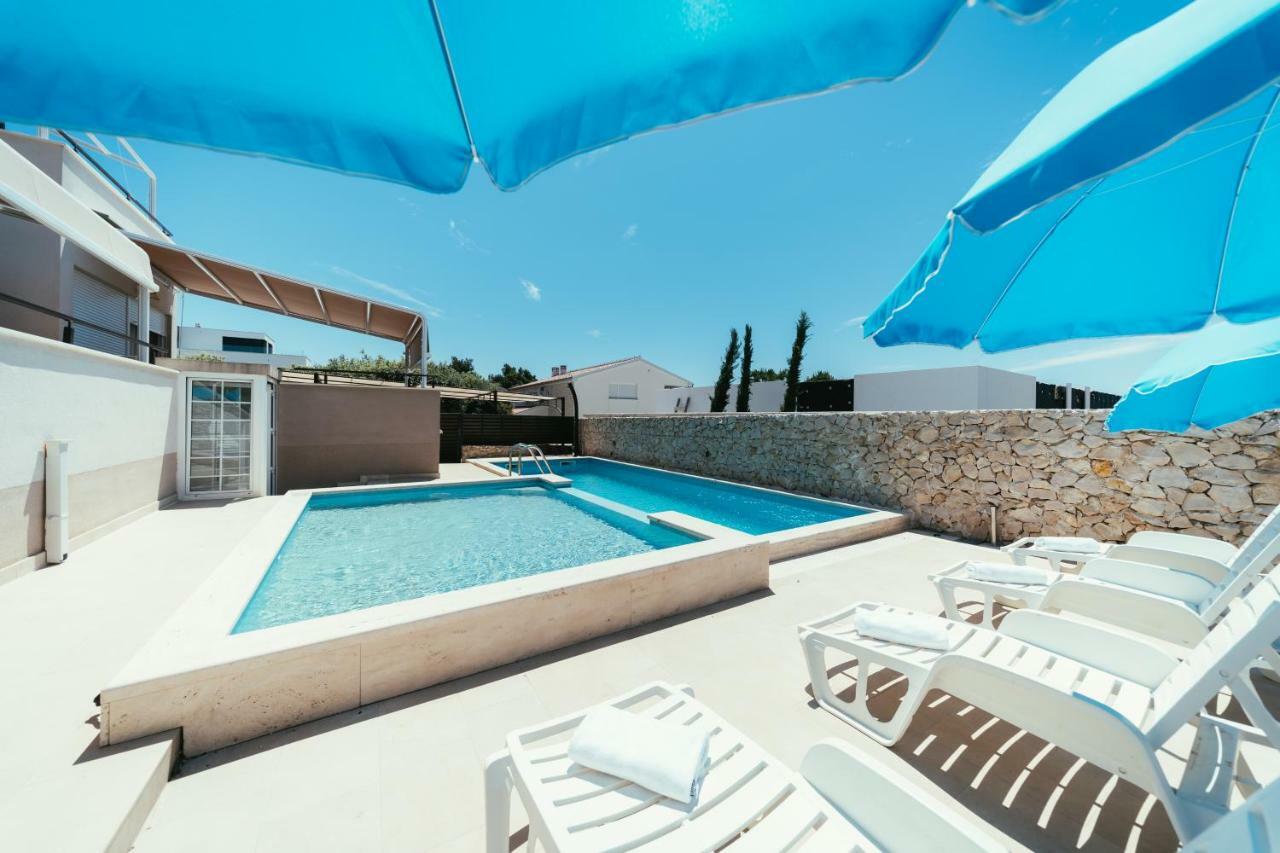 Apartments Prestige Petrcane Esterno foto