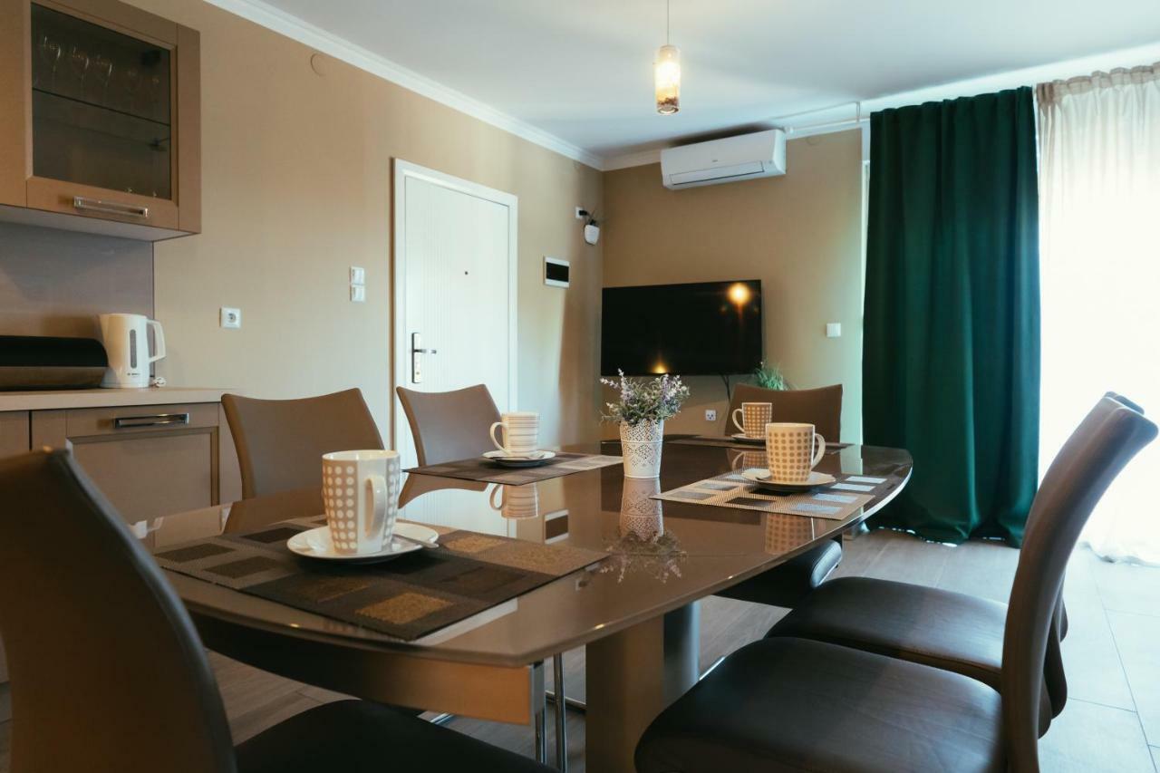 Apartments Prestige Petrcane Esterno foto