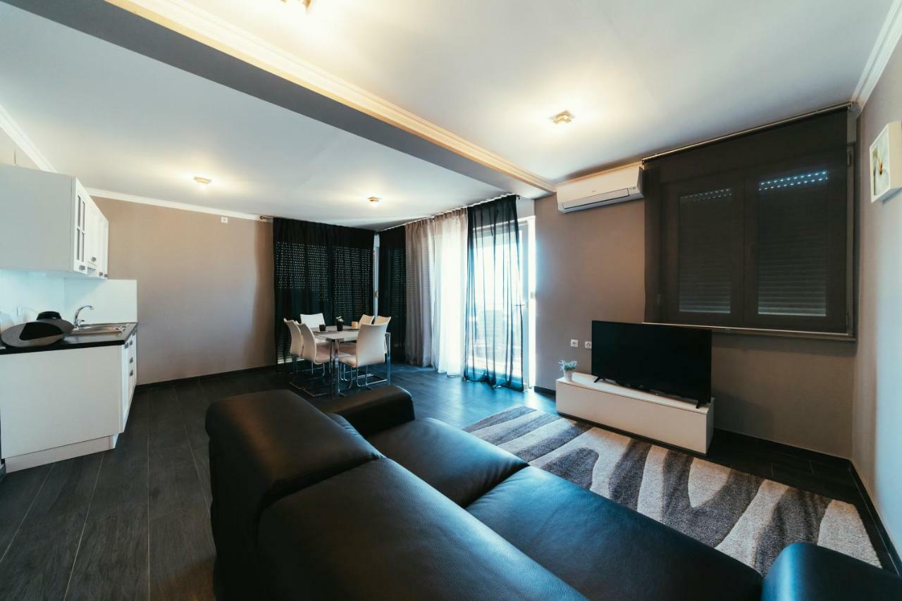 Apartments Prestige Petrcane Esterno foto
