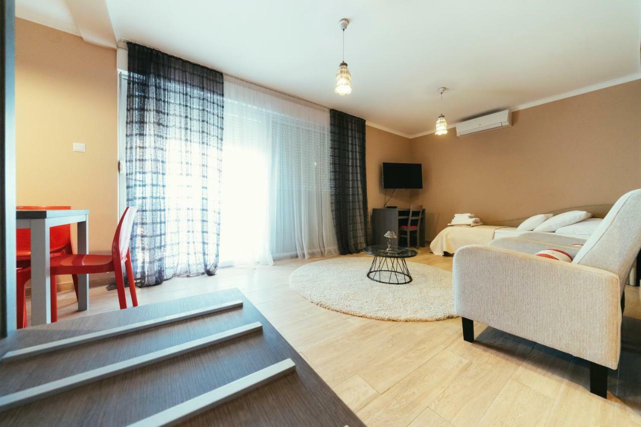 Apartments Prestige Petrcane Esterno foto