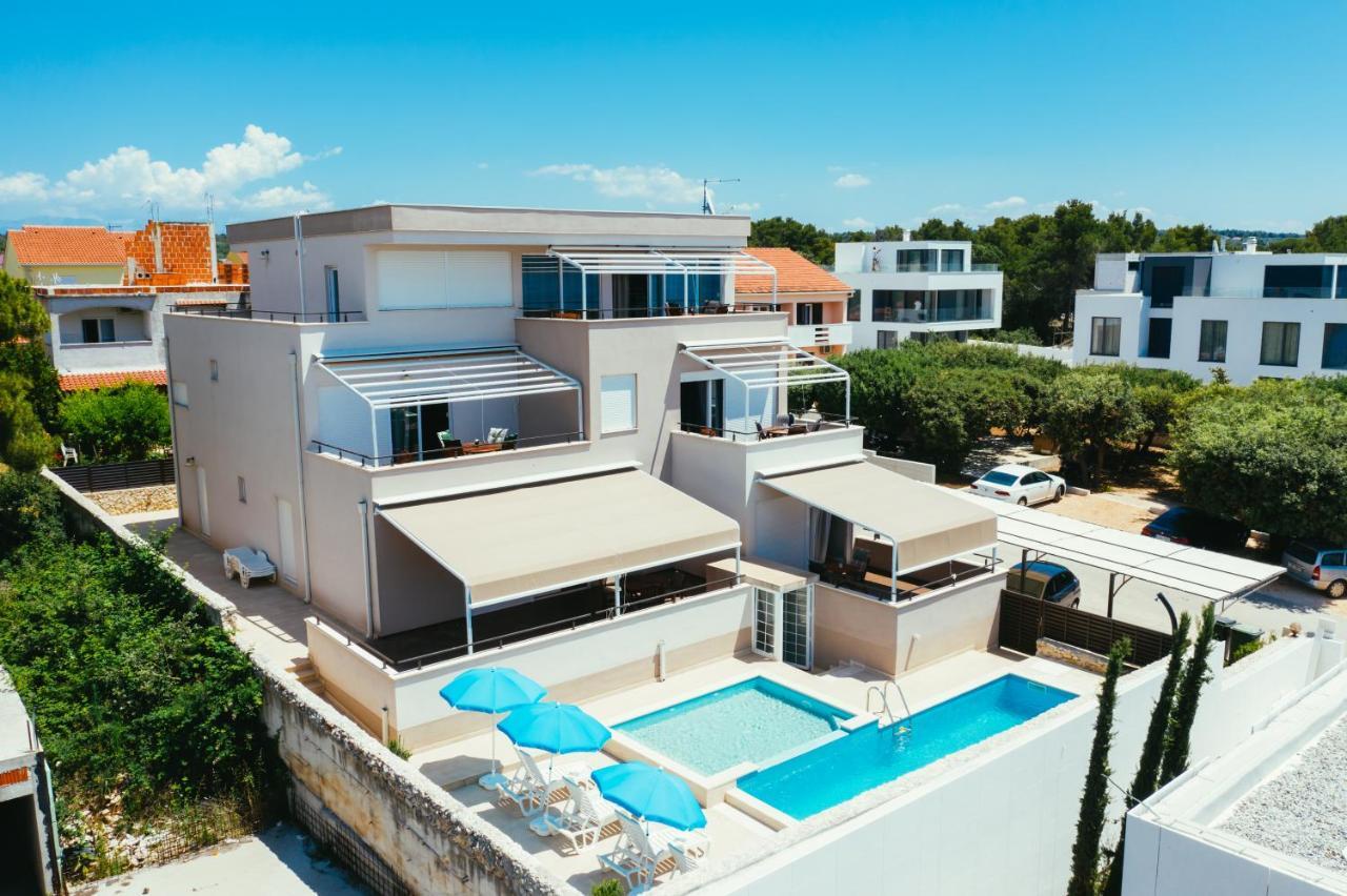 Apartments Prestige Petrcane Esterno foto